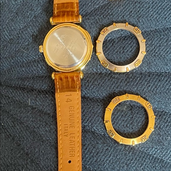 Anne Klein Watch With 4 Interchangeable Bezels Genuine Leather Bracelet - Picture 6 of 6
